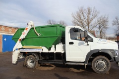 В Кореновске внедрили систему по сбору крупногабаритного мусора, сухих веток при помощи специальных лодок 