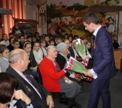 Я помню годы фронтовые ...
