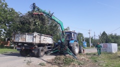 В Кореновске ежедневно на уборку улиц выезжают 19 единиц техники