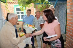В день воинской славы посетили на дому ветеранов