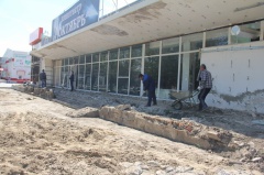 Евгений Пергун проверил как продвигается реконструкция кинотеатра «Октябрь»